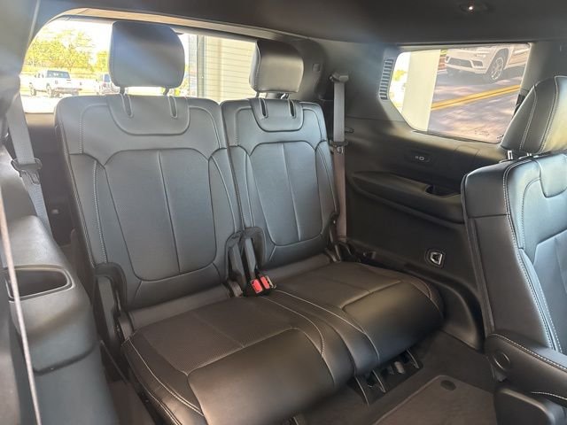 Used 2025 Metallic Jeep Limited image 10