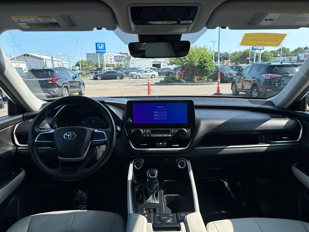 Used 2024 Beige Toyota XLE image 17