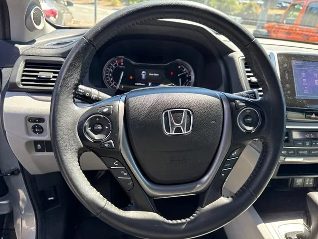 Used 2016 Lunar Silver Metallic Honda EX-L image 20
