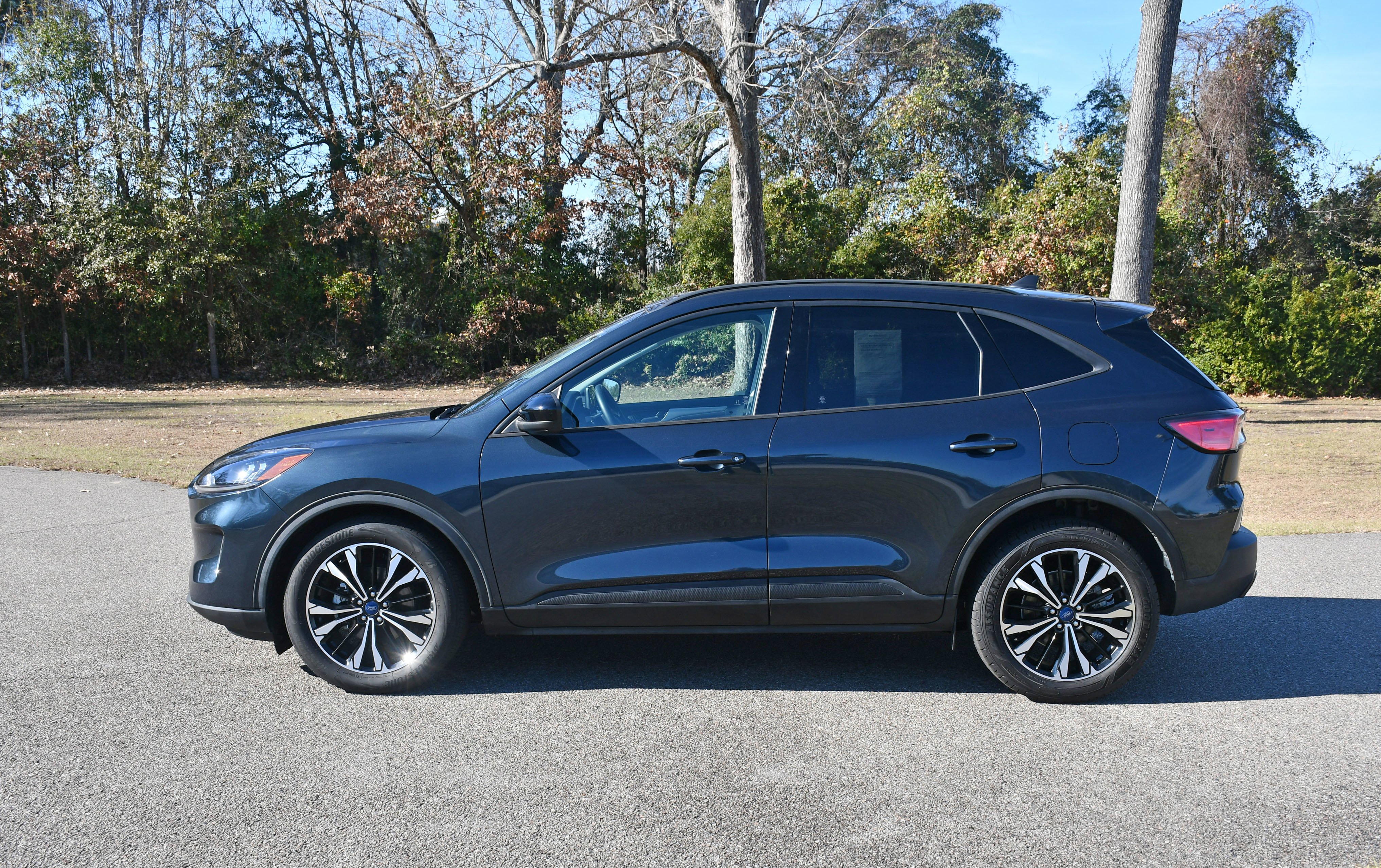 Used 2022 Ford Escape SE with VIN 1FMCU0BZXNUA32639 for sale in Beaufort, SC