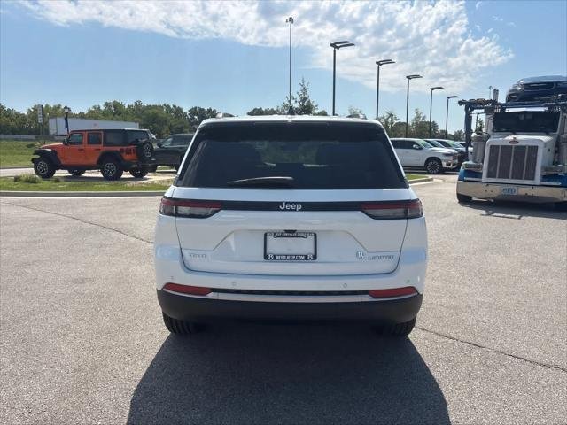 New 2026 Bright White Clear-Coat Exterior Paint Jeep Limited image 9