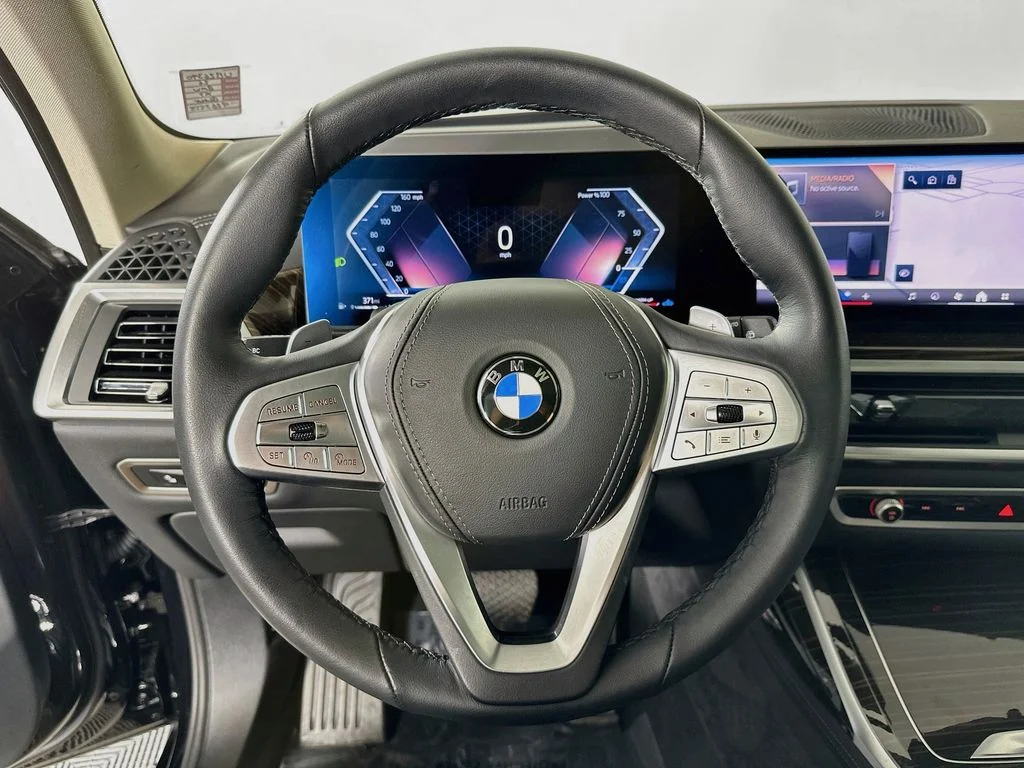 Used 2026 Black Sapphire Metallic BMW xDrive40i image 12