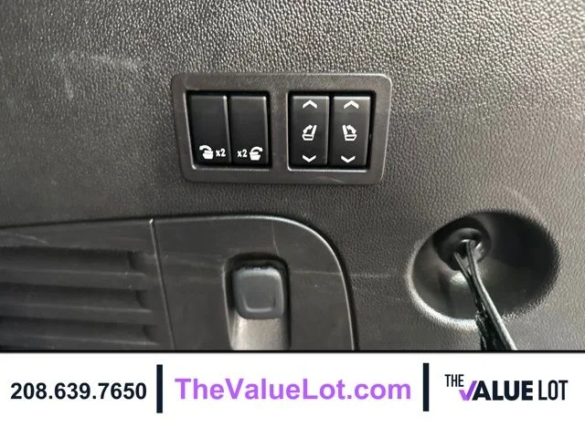 Used 2017 Silver Cadillac Luxury image 24