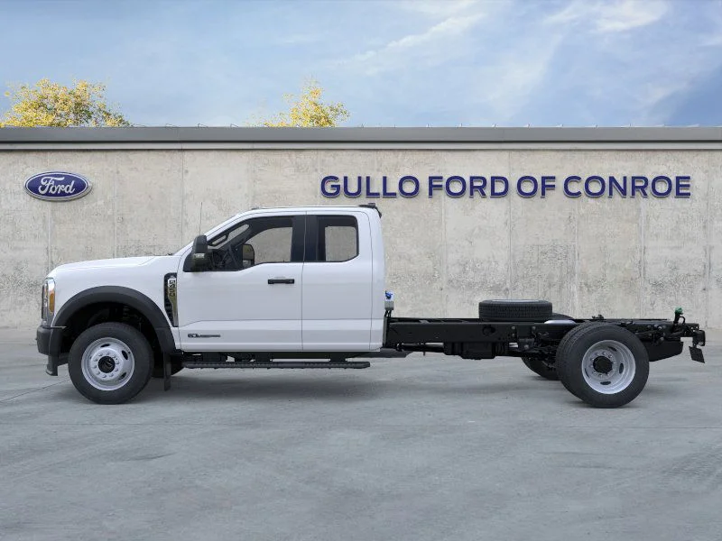 New 2026 Oxford White Ford F-450® XL image 3