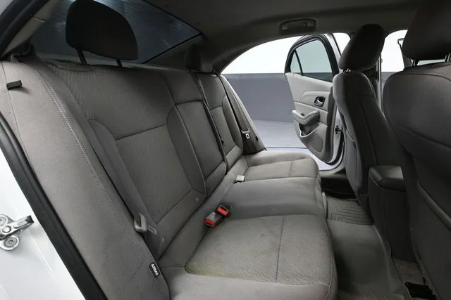 Used 2015 White Chevrolet LS image 33