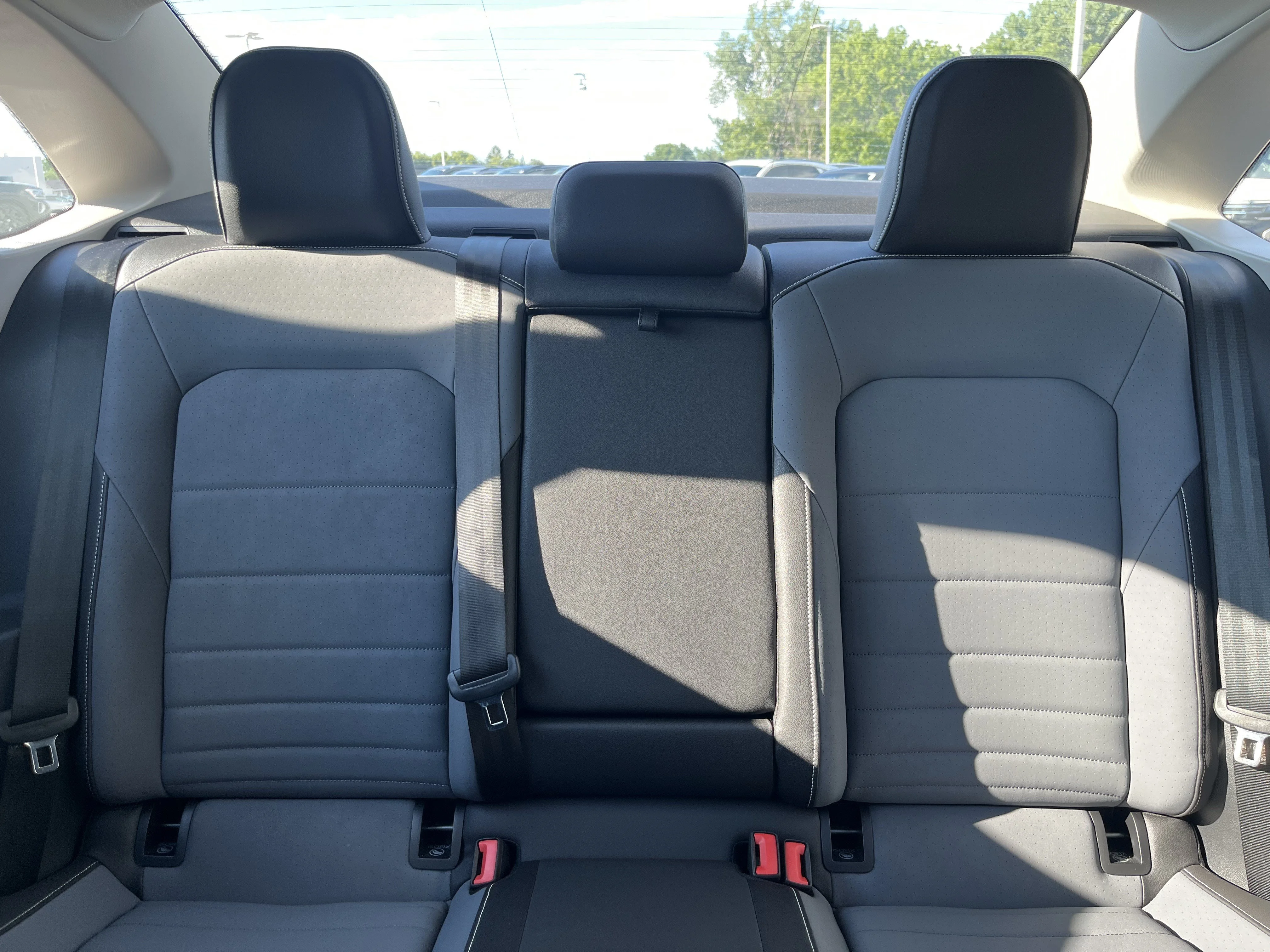 Used 2025 Platinum Gray Metallic Volkswagen SE image 23