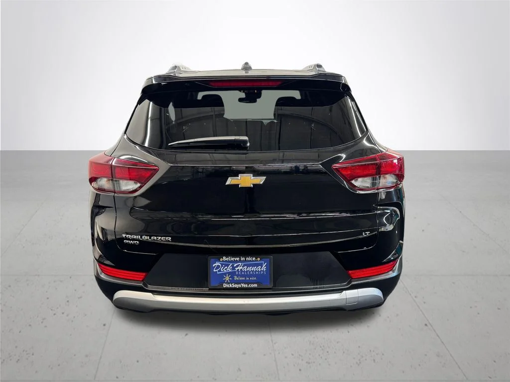 Used 2025 Black Chevrolet LT image 5