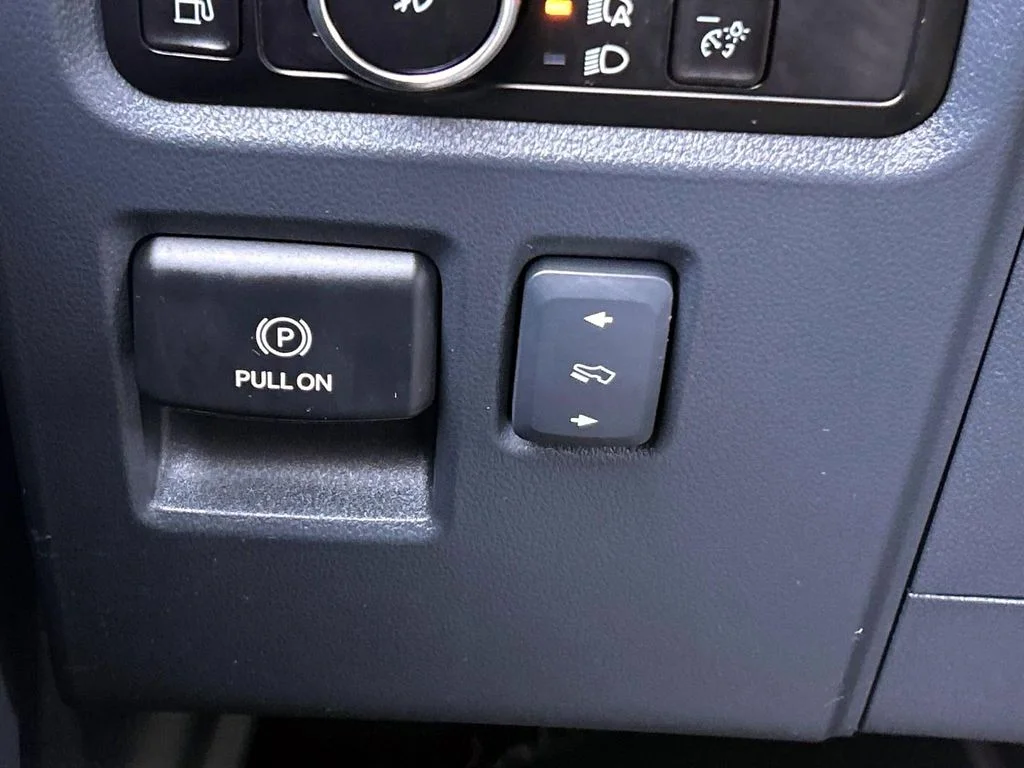Used 2023 Black Metallic Ford XLT image 21