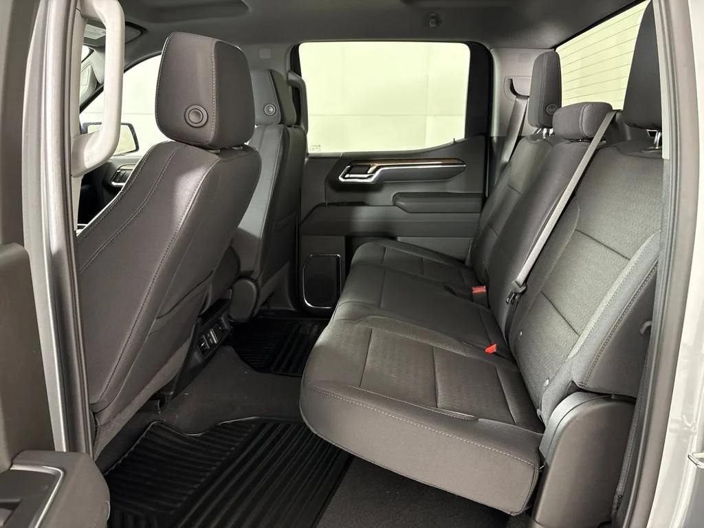 New 2026 Sterling Gray Metallic Chevrolet LT (2FL) image 28