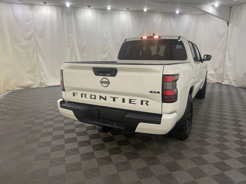 New 2026 Glacier White Nissan Crew Cab SV image 5