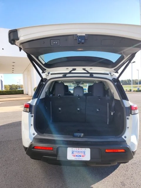 2025 Nissan Pathfinder SV - Photo 11