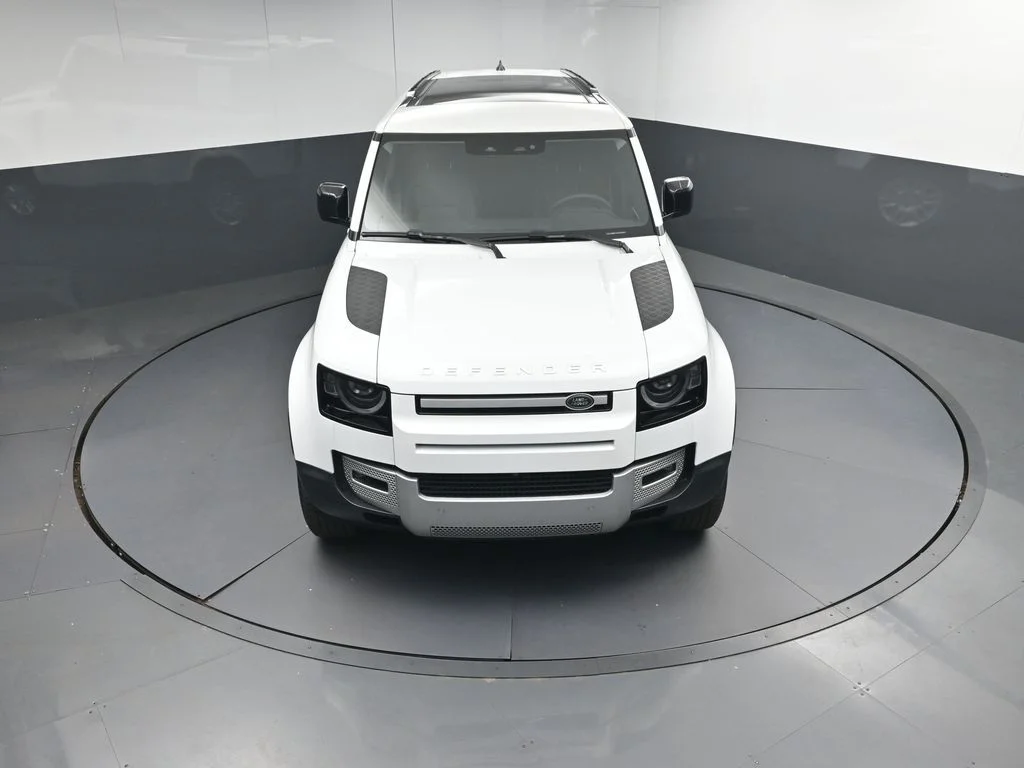 Certified Used 2025 White Land Rover S image 38