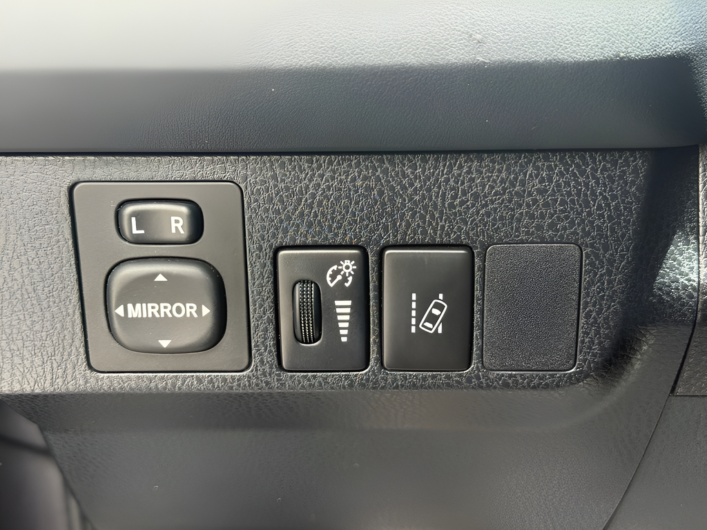 Used 2018 Gray Toyota LE image 33