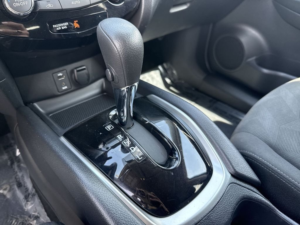Used 2016 Gray Nissan SV image 19