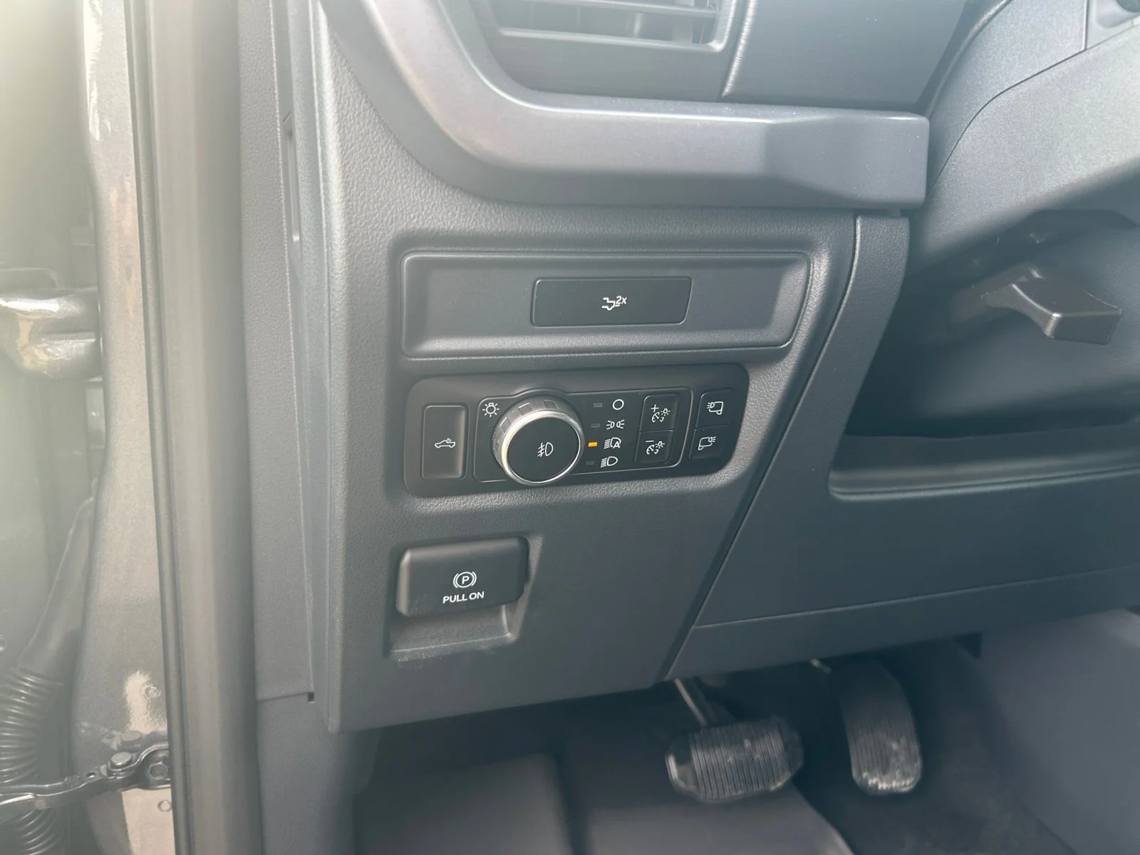 New 2026 Carbonized Grey Metallic Ford XLT image 16