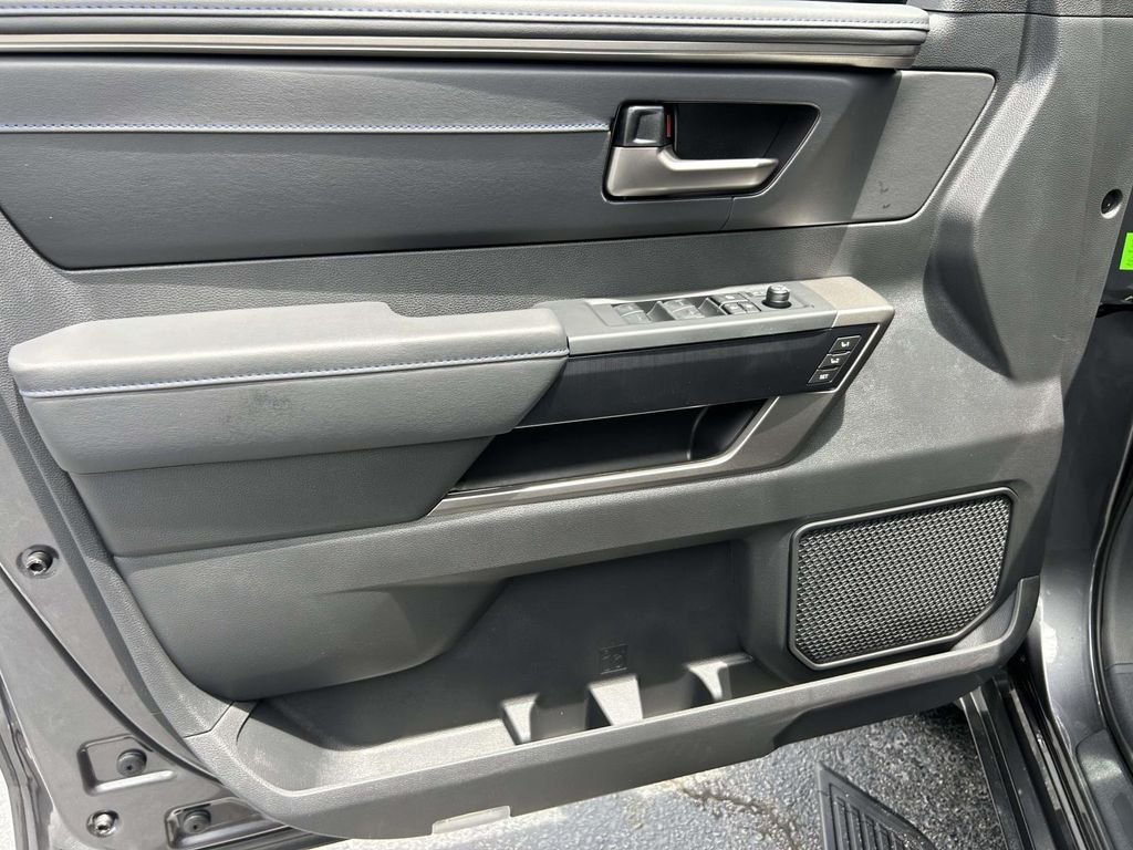 New 2026 Magnetic Gray Metallic Toyota Platinum image 18