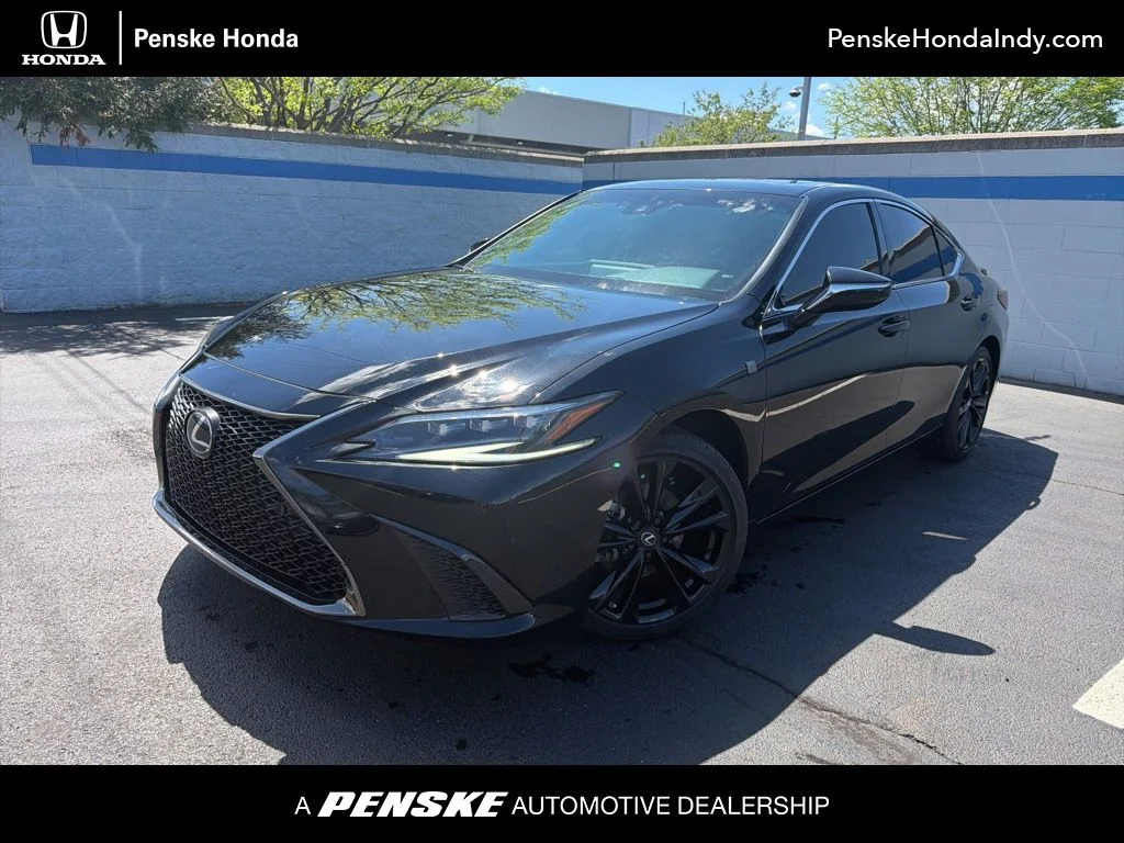 2025 Lexus ES 300h 300h's photo