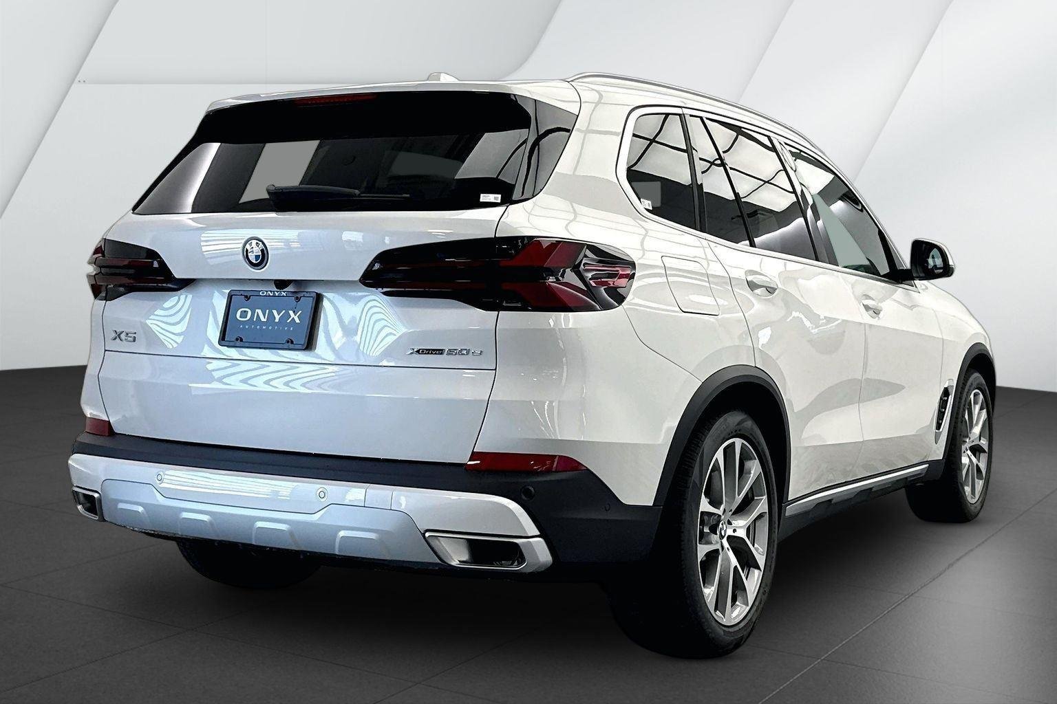 New 2026 Mineral White Metallic BMW xDrive50e image 6
