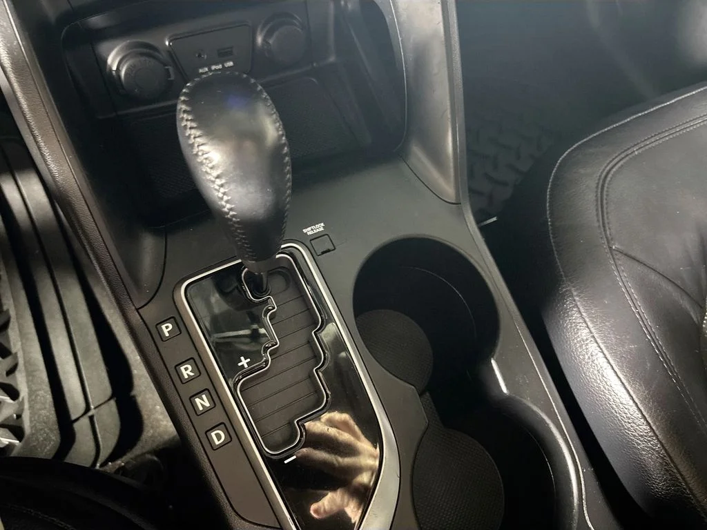 Used 2010 Gray Hyundai Limited image 18