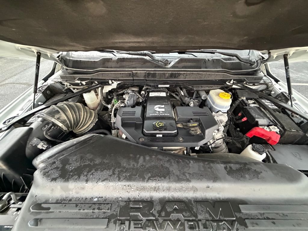 Used 2024 White Ram Laramie image 36