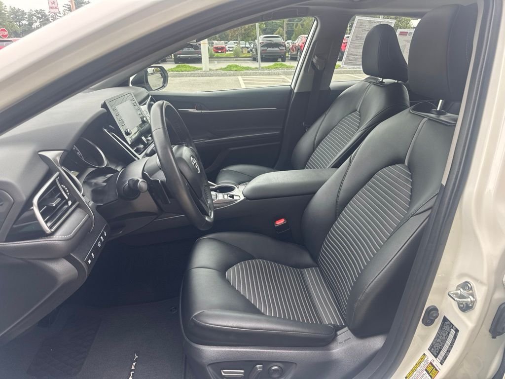 Used 2024 Ice Toyota SE image 10