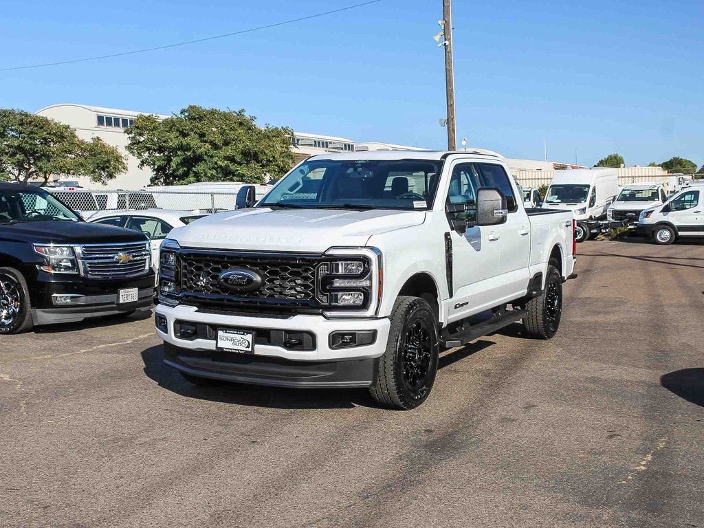 New 2026 Oxford White Ford XLT image 3