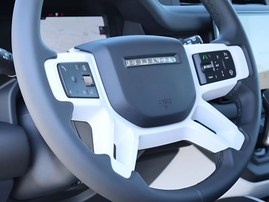 Certified Used 2025 Fuji White Land Rover S image 18