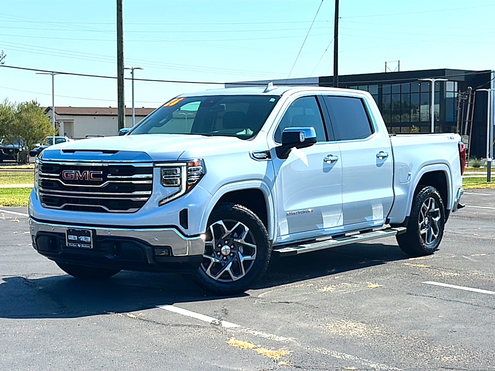 Used 2026 Glacier White Tricoat GMC SLT image 2