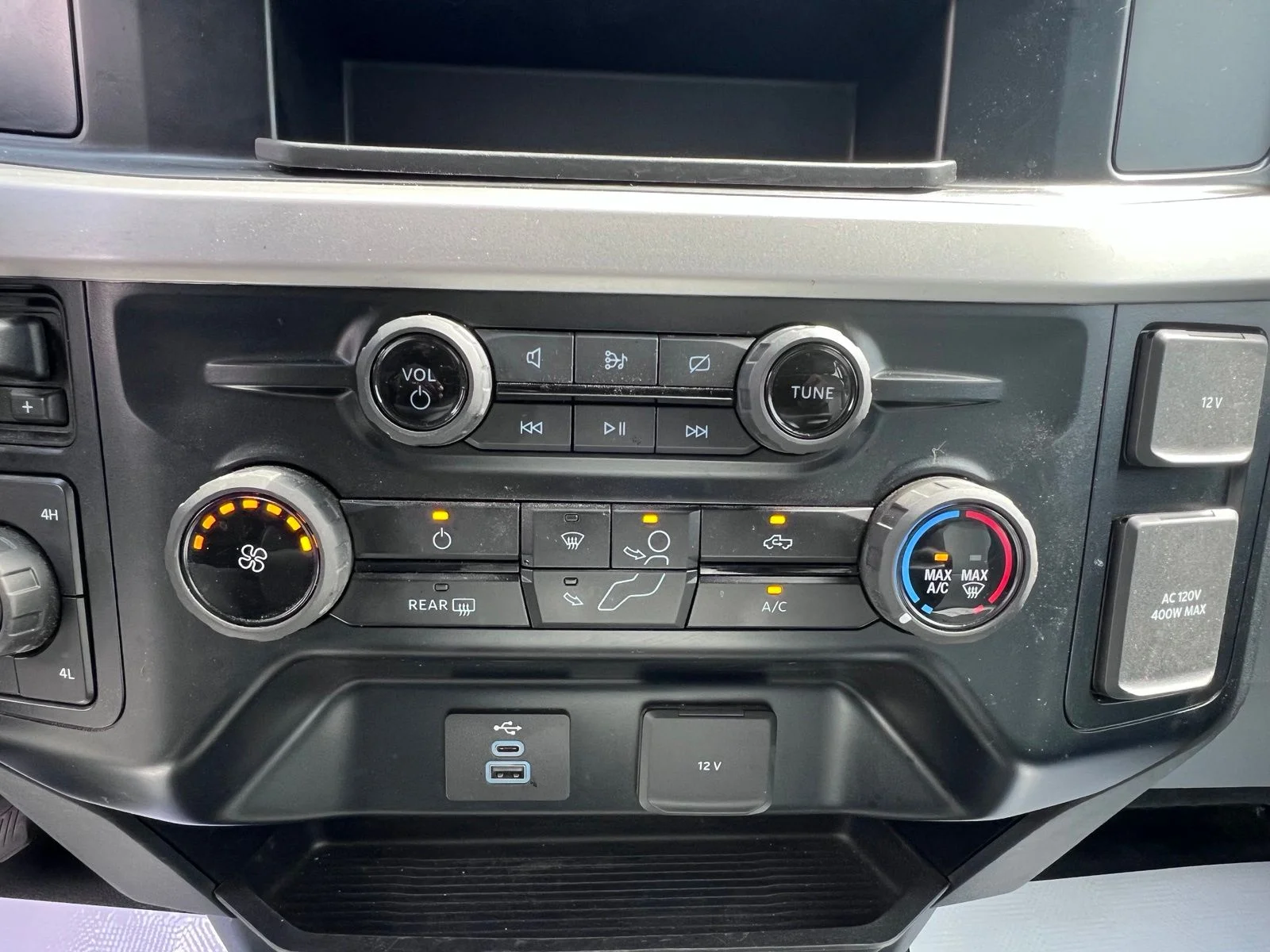 Used 2023 Silver Ford XL image 35