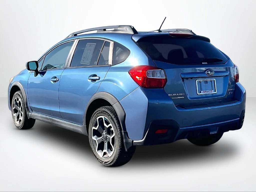 Used 2015 Blue Subaru 2.0i Limited image 12
