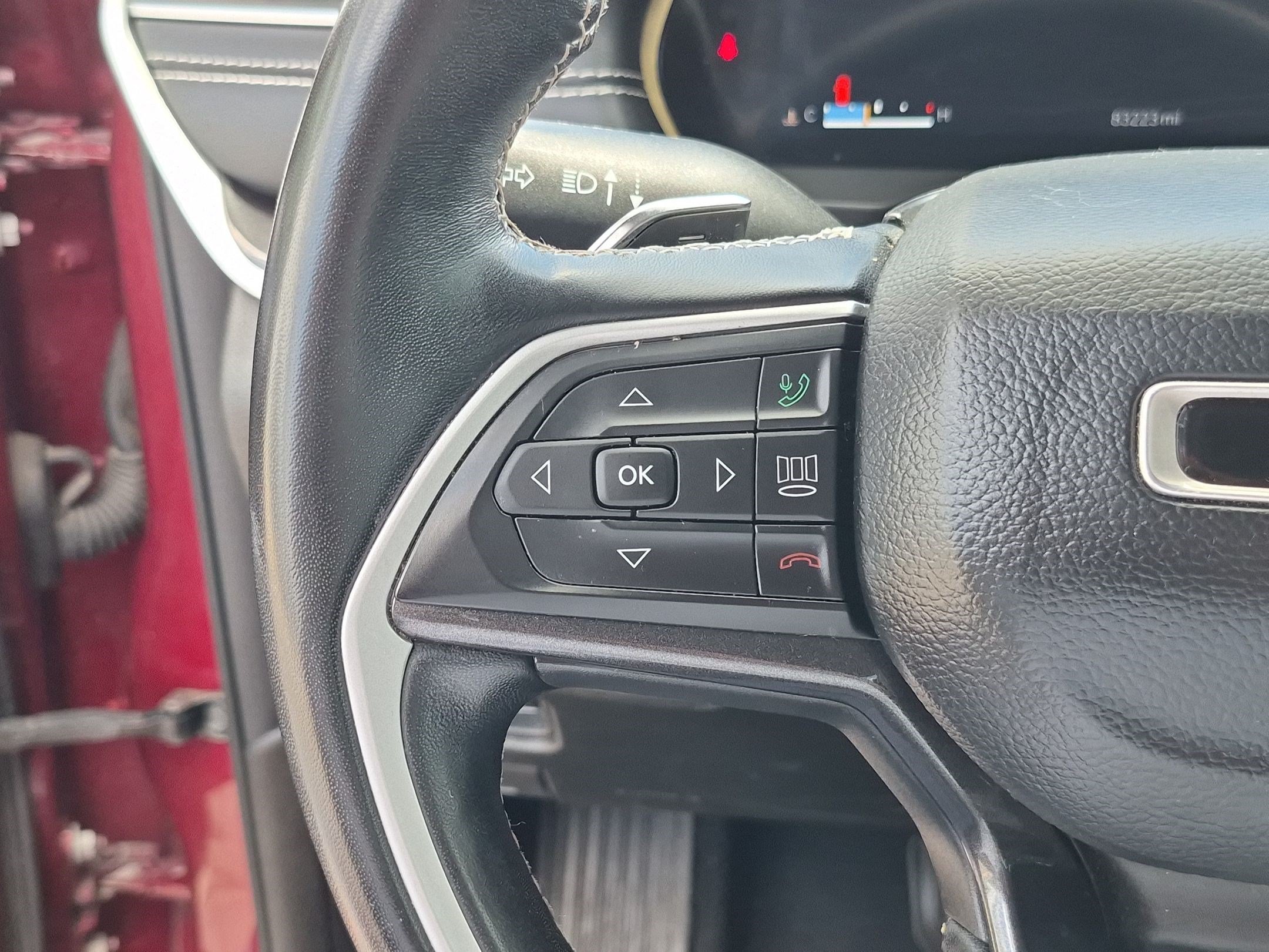 Used 2022 Velvet Red Pearlcoat Jeep Laredo image 16