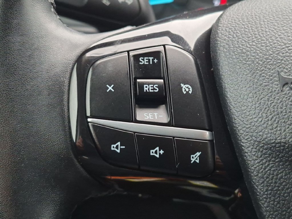 Used 2022 Gray Ford SEL image 14