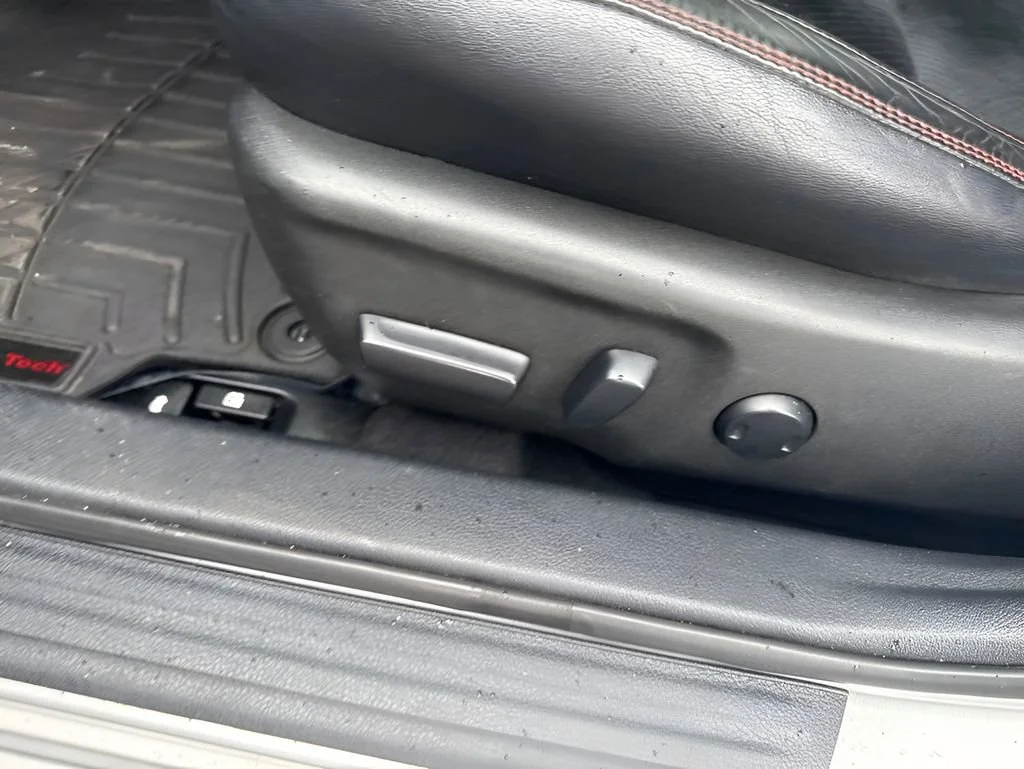 Used 2016  Toyota XSE image 11