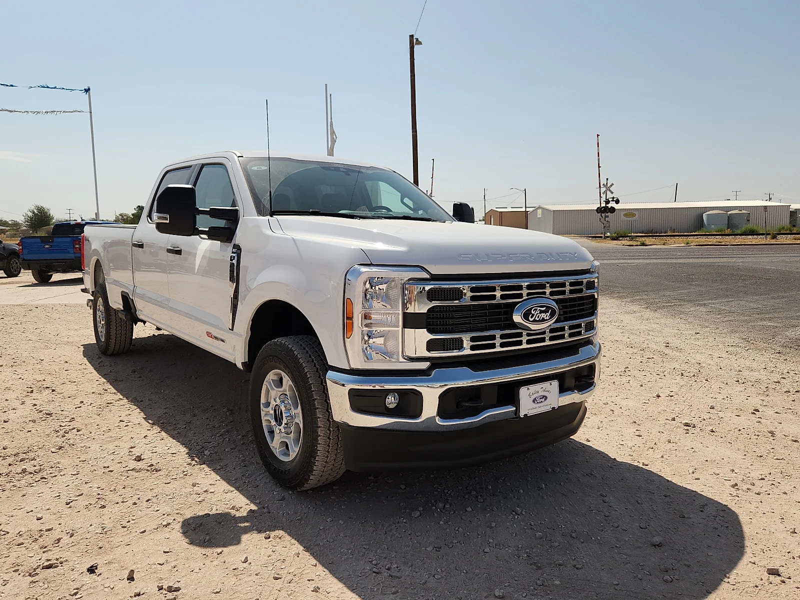 New 2027 Oxford White Ford XLT image 1