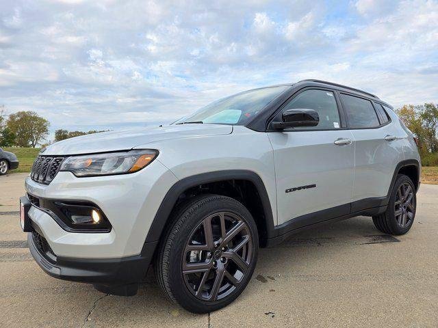 New 2026 Silver Zynith Metallic Clear-Coat Exterior Paint Jeep Limited image 3