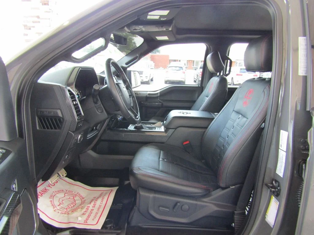 Used 2019  Ford Lariat image 30
