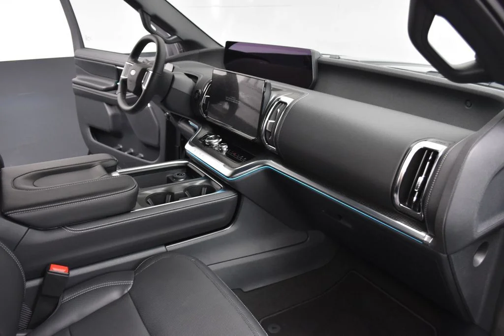 New 2026 Black Ford Platinum image 26