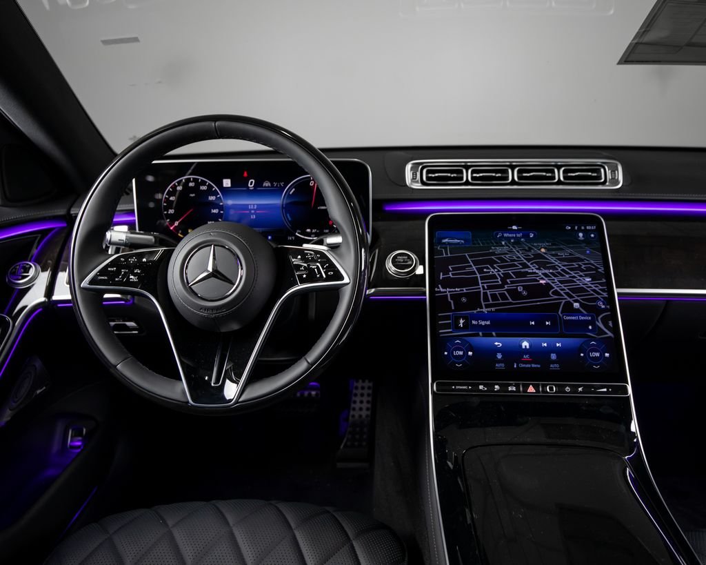 New 2026 Black Mercedes-Benz S 580e image 8