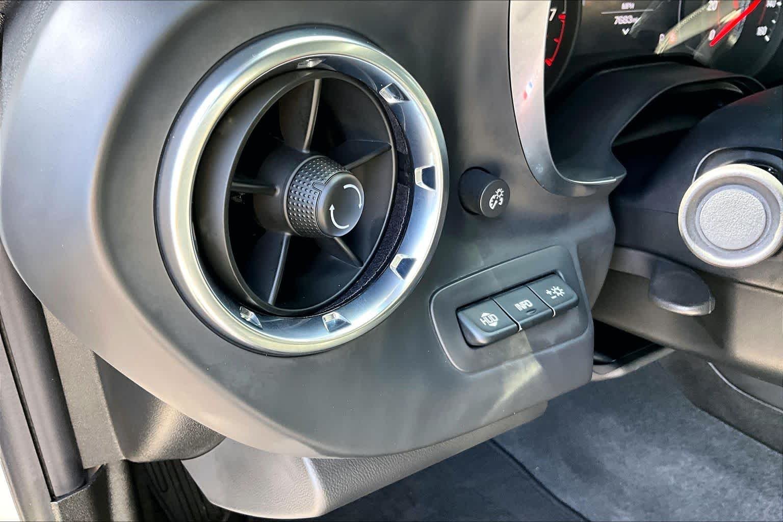 Used 2024 Summit White Chevrolet 3LT image 32