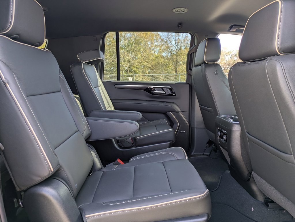 2026 Chevrolet Suburban Premier - Photo 28