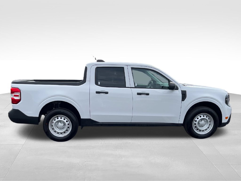 Used 2025 White Ford XL image 6