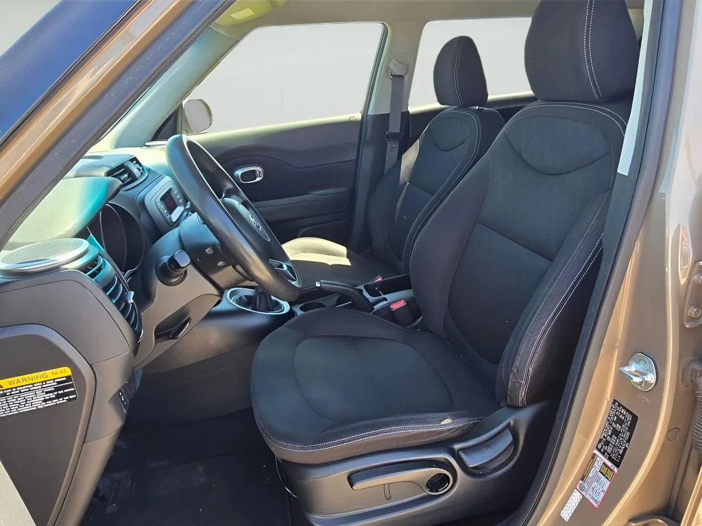 Used 2015 Latte Brown Kia Base image 28