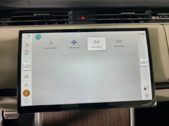 New 2027 Black Land Rover SE image 15