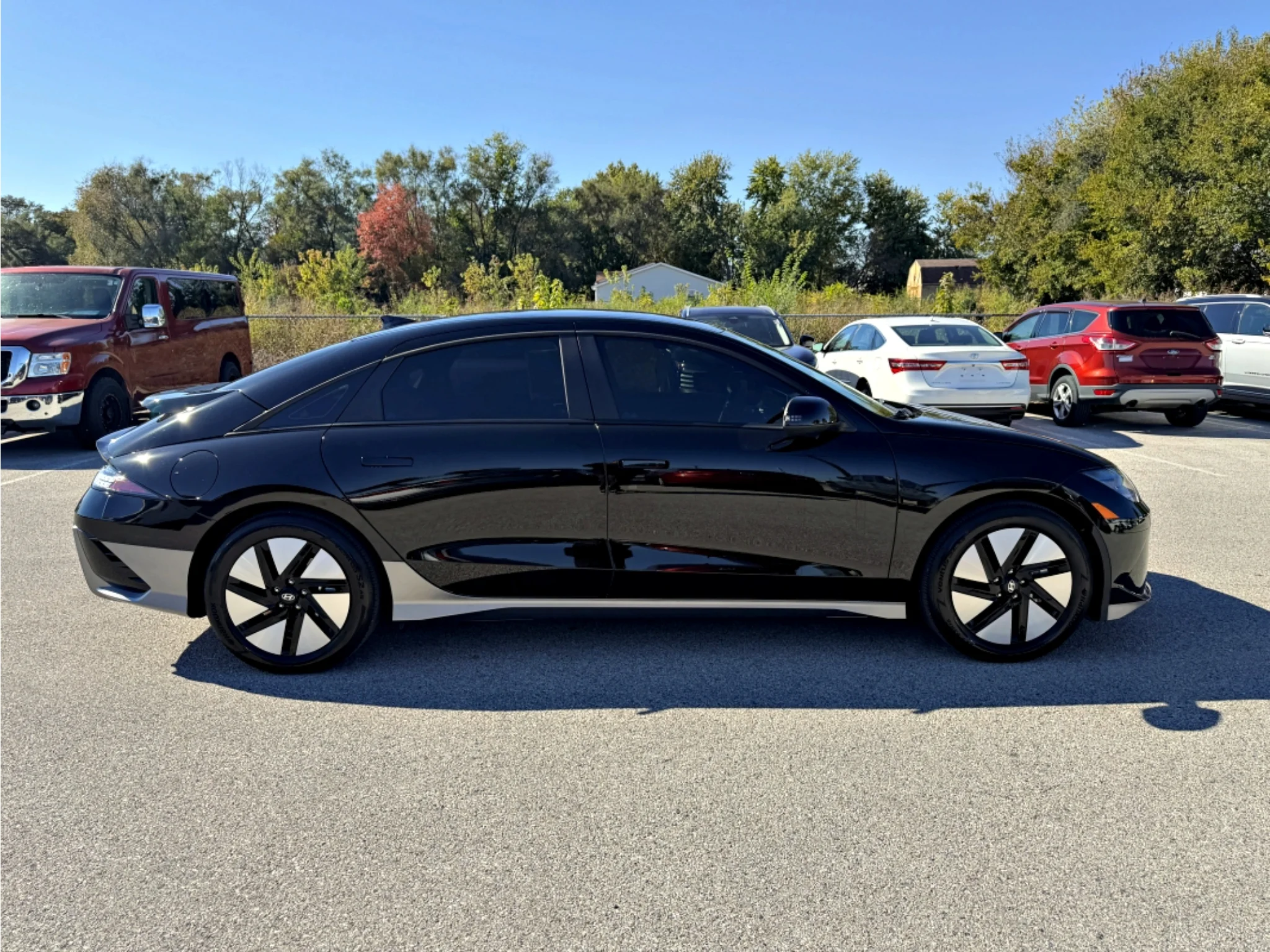 Used 2025 Onyx Black Hyundai SE image 21