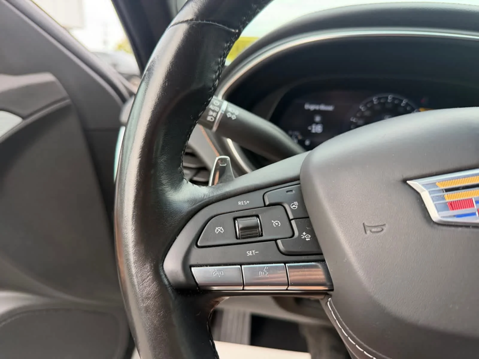 Used 2024 WH Cadillac Premium Luxury image 35