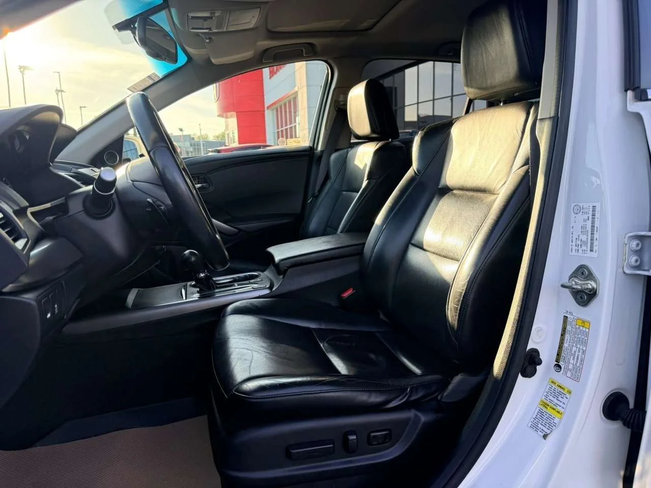 Used 2014 Crystal Black Pearl Acura Tech at Dilawri Certified   Local BC   One Owner image 9