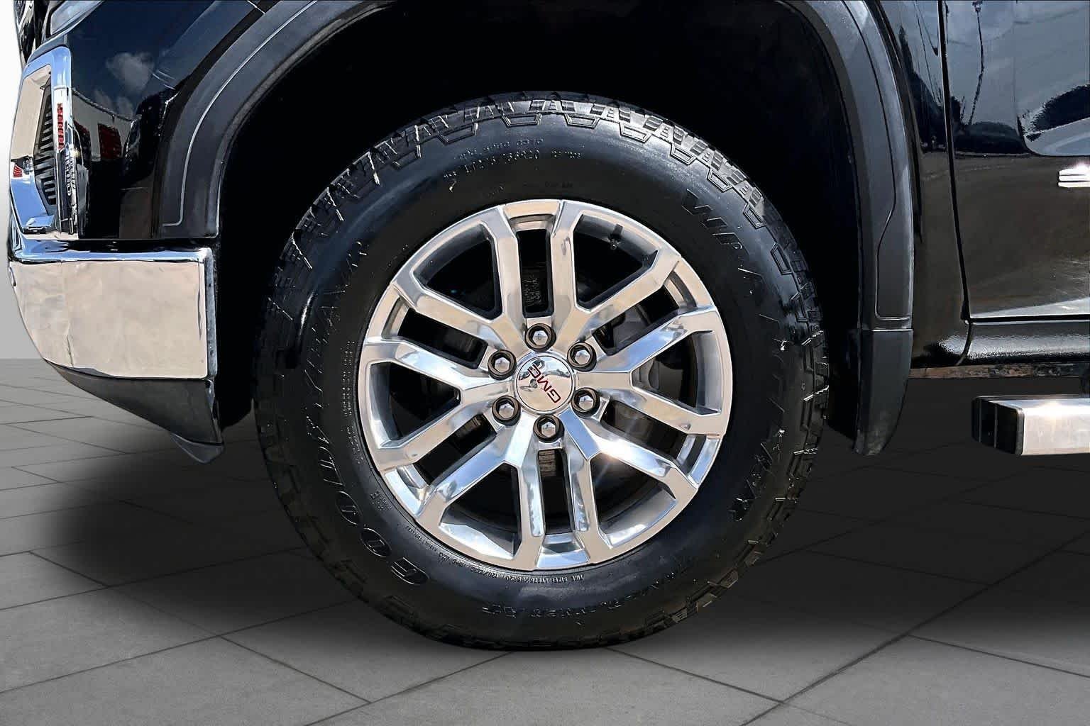 Used 2020 Onyx Black GMC SLT image 11