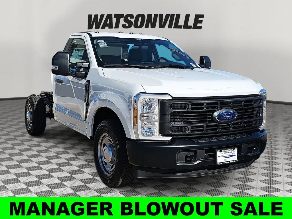 New 2026 Oxford White Ford F-350® XL image 1