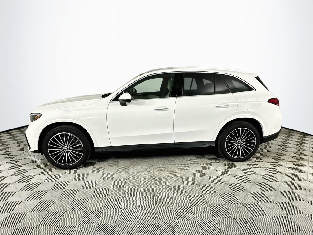 New 2027 Polar White Mercedes-Benz GLC 350e image 38