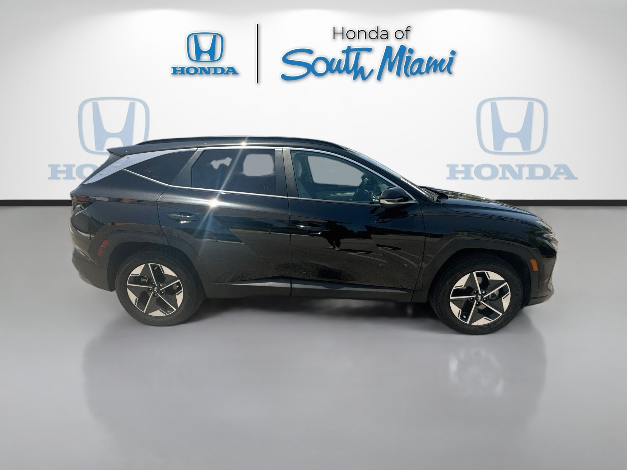 Used 2025 Phantom Black Hyundai SEL Convenience image 8